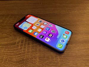 Apple iPhone 13 128Gb Black (1 foto / 3)