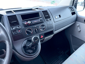 Volkswagen Transporter T5 (9 foto / 14)