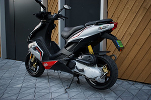 Aprilia SR50R 2018 2T (6 foto / 10)