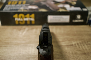 UUS KJW Colt M1911 Airsoft 6mm püstol CO2 Blowback (5 foto / 6)