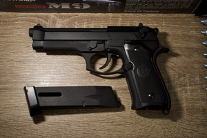 UUS KJW Beretta M9 Airsoft 6mm püstol CO2 Blowback (5 foto / 8)