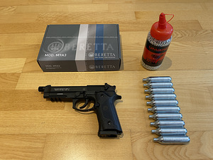 UUS UMAREX BERETTA M9A3 õhupüstol 4,5mm CO2 Blowback-iga (1 foto / 10)