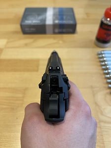 UUS UMAREX BERETTA M9A3 õhupüstol 4,5mm CO2 Blowback-iga (8 foto / 10)
