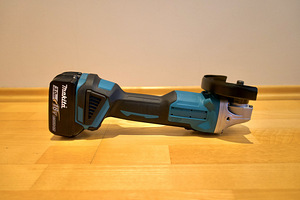 НОВЫЙ аккумуляторный угловой шлифовальный станок Makita для (4 фото из 10)