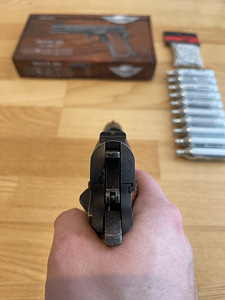НОВЫЙ UMAREX LEGENDS M1911 пневматический пистолет 4,5 мм CO (10 фото из 10)