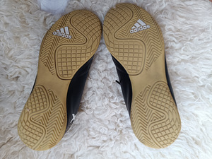 Adidas бутсы (3 фото из 3)