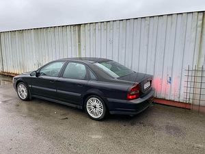 Volvo S80 2.5 TDI 103kw manuaal (5 foto / 10)