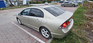 Honda Civic 1.8 automat 2008 (1 foto / 7)