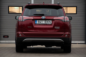 Toyota RAV4 Premium 2018a 2.5 114kw nelikvedu (6 foto / 15)
