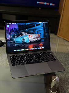 Macbook Pro (13-tolli, 2017) (1 foto / 3)