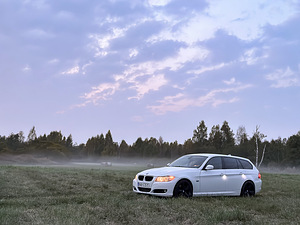 BMW 335d Lci (2 foto / 7)