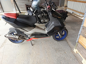 Aprilia sr50r (2 foto / 2)