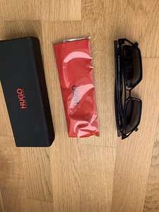 Hugo Boss (2 фото из 2)