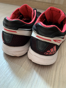 Adidas кроссовки, 39 (2 фото из 2)