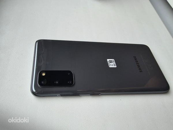 Samsung Galaxy S20 128GB + чехлы (фото #3)