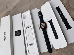 Apple Watch SE(2nd Gen) 44mm GPS (3 foto / 3)