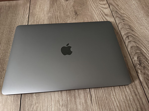 MacBook Air M1 13” 256 GB / 8 GB 2020 (2 foto / 3)