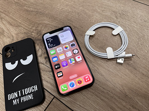 Apple iPhone 12 128 GB (1 foto / 3)