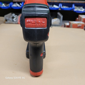 Milwaukee M12 CH аккумуляторный перфоратор (дрель) + 2 аккум (3 фото из 5)