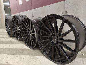 Литые диски mercedes 5x112 R20 Vossen style (1 фото из 10)