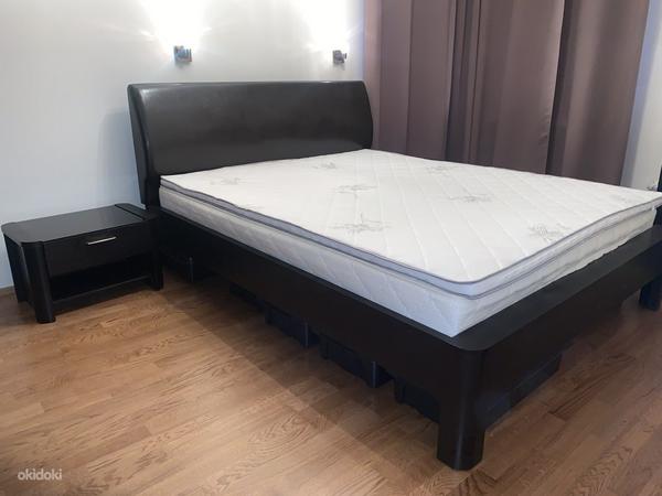 Asko voodi madratsile 160x200 ja kaks öökappi (фото #1)