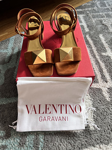 Valentino Garavani kingad