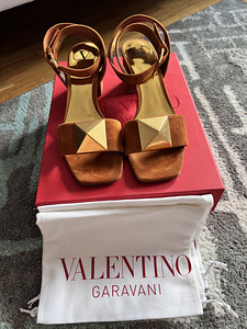 Valentino Garavani kingad (6 foto / 6)
