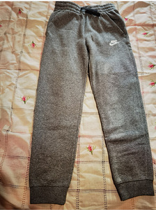 Spordipüksid NIKE (1 foto / 2)
