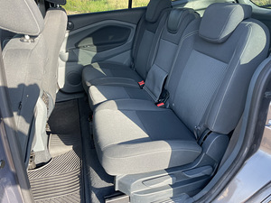 Ford Grand C-Max (9 foto / 14)