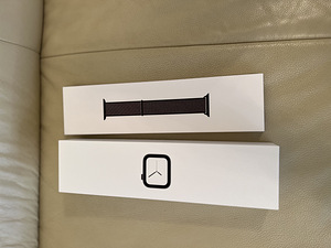 Apple Watch Series 4 44mm GPS Aluminum (3 foto / 4)