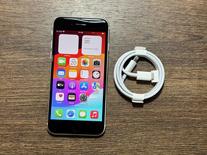 Apple iPhone SE 20222 64gb, Silver (1 foto / 3)
