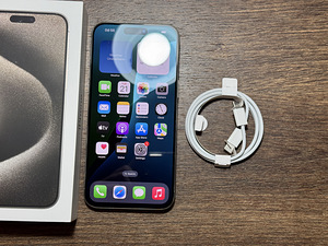 Apple iPhone 15 Pro Max 256gb, Natural Titanium (1 foto / 3)