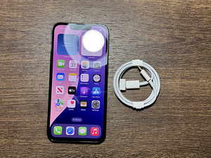 Apple iPhone 13 Pro 256 ГБ, графит (1 фото из 3)