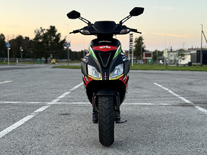 Aprilia SR50R 2021 (7 foto / 10)