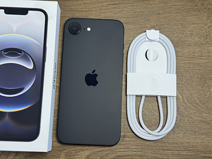 Apple iPhone 16e 128gb, Black (3 foto / 3)