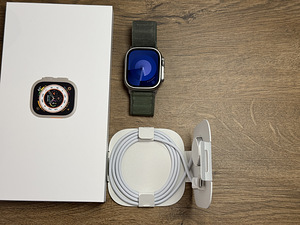 Apple Watch Ultra 2nd Gen, 49mm, Titanium (1 foto / 3)