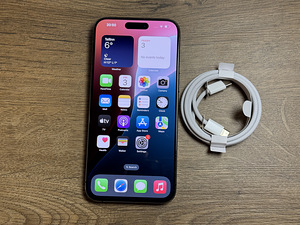 Apple iPhone 15 Pro Max 256gb, Blue Titanium (1 foto / 4)