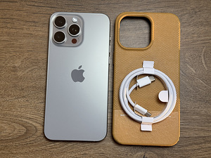 Apple iPhone 15 Pro Max 256gb, Natural Titanium (3 foto / 3)