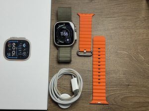 Apple Watch Ultra 2nd Generation, 49mm, Titanium (1 foto / 3)