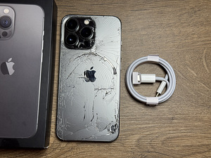 Apple iPhone 13 Pro 256gb, графит (3 фото из 4)
