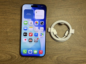 Apple iPhone 16 Pro Max 256gb, Desert Titanium (1 foto / 3)