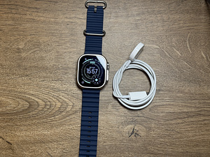 Apple Watch Ultra 2, 49mm, Titanium GPS + LTE (1 foto / 3)
