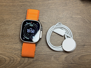Apple Watch Ultra 1st Gen, 49mm, Titanium (1 foto / 3)