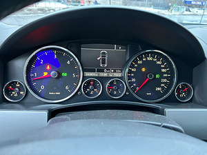 VW Touareg 3.0 2007 (9 foto / 10)