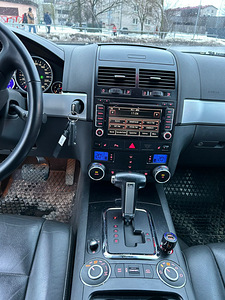 VW Touareg 3.0 2007 (10 foto / 10)