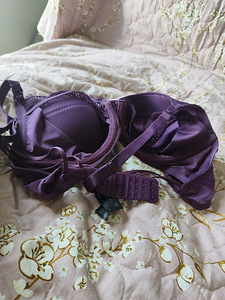 ASOS DESIGN Maternity lace padded plunge nursing bra (4 foto / 6)