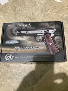 Пневматический пистолет Colt Special Combat