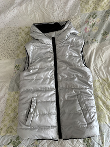 Vest (1 foto / 2)