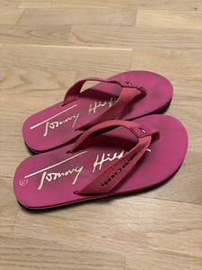 Tommy Hilfiger (1 фото из 2)