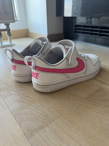 Nike (3 foto / 4)